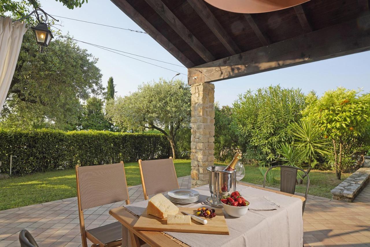 Villa Bouganville Toscolano-Maderno Esterno foto
