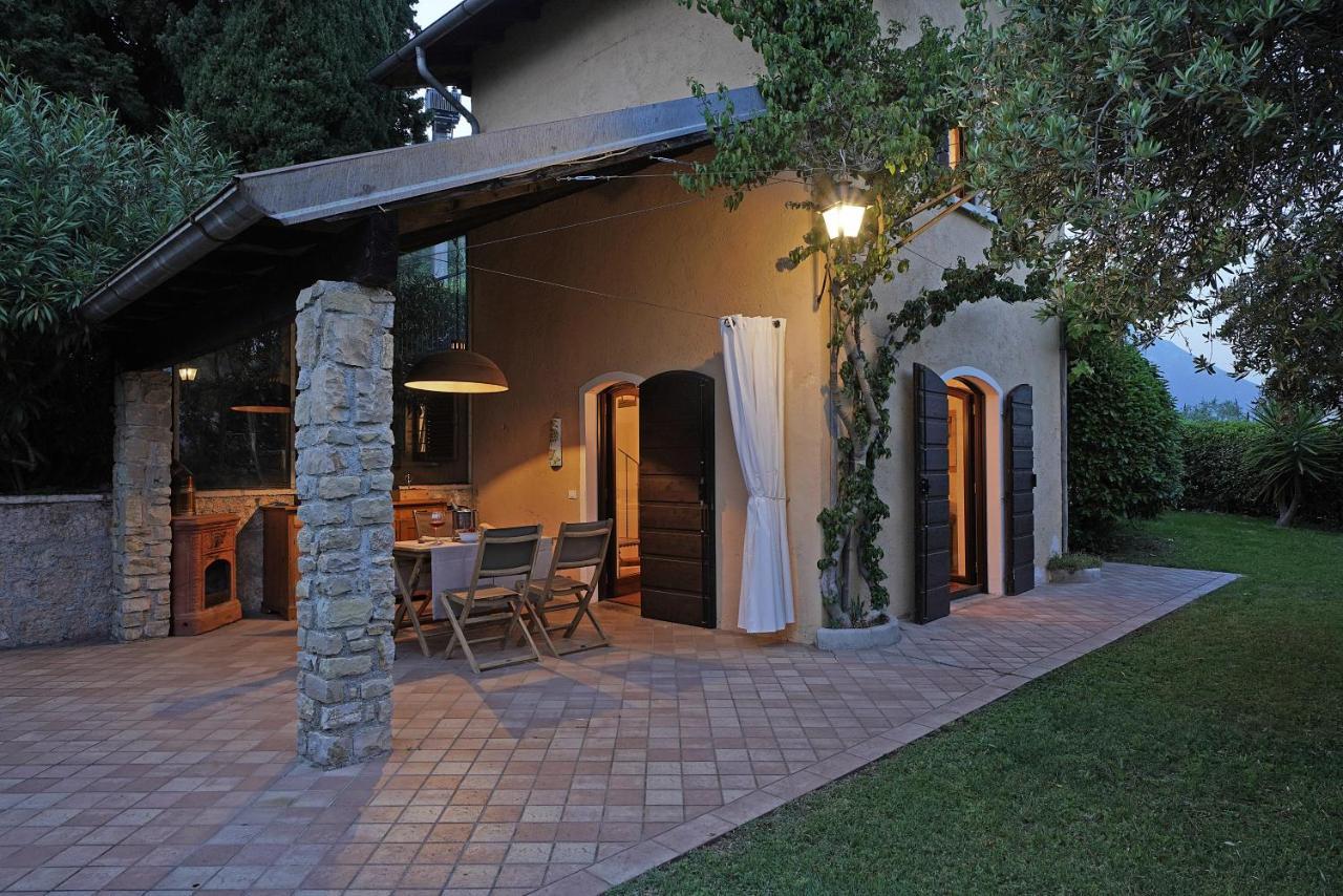 Villa Bouganville Toscolano-Maderno Esterno foto